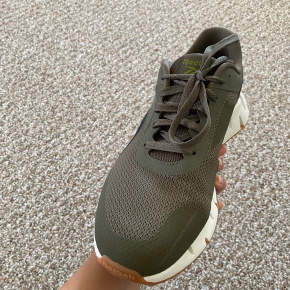 Men’s Reebok Sneakers - Picture 7 of 9